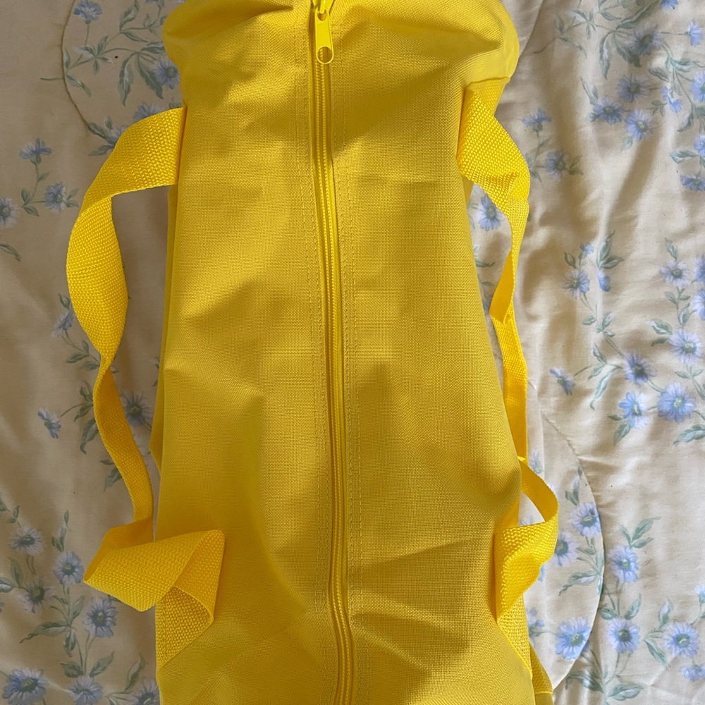 Glossier Vibrant Yellow Travel Bag - Picture 3 of 3